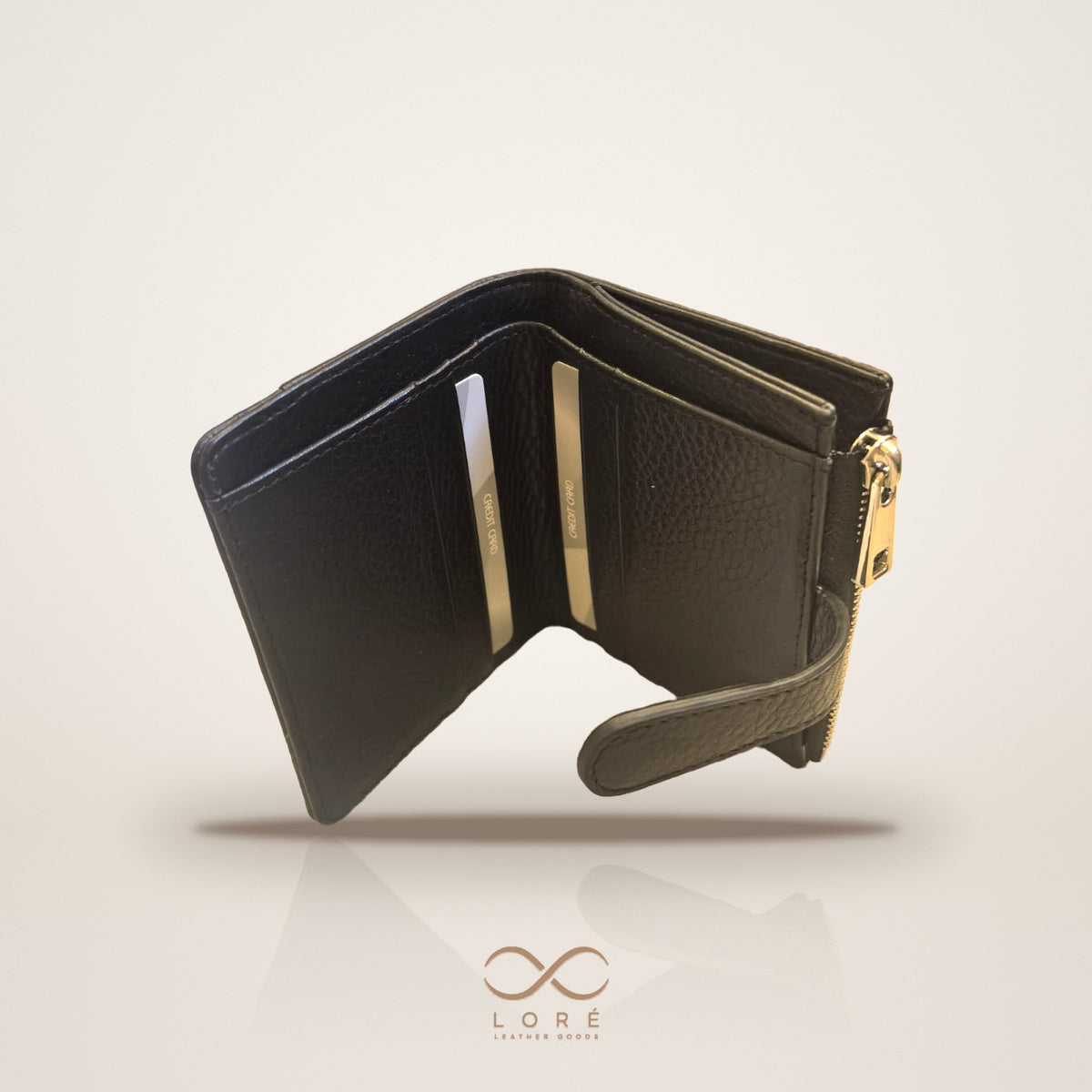 LORÉ Lumière 1295 in Black — open interior with card slots